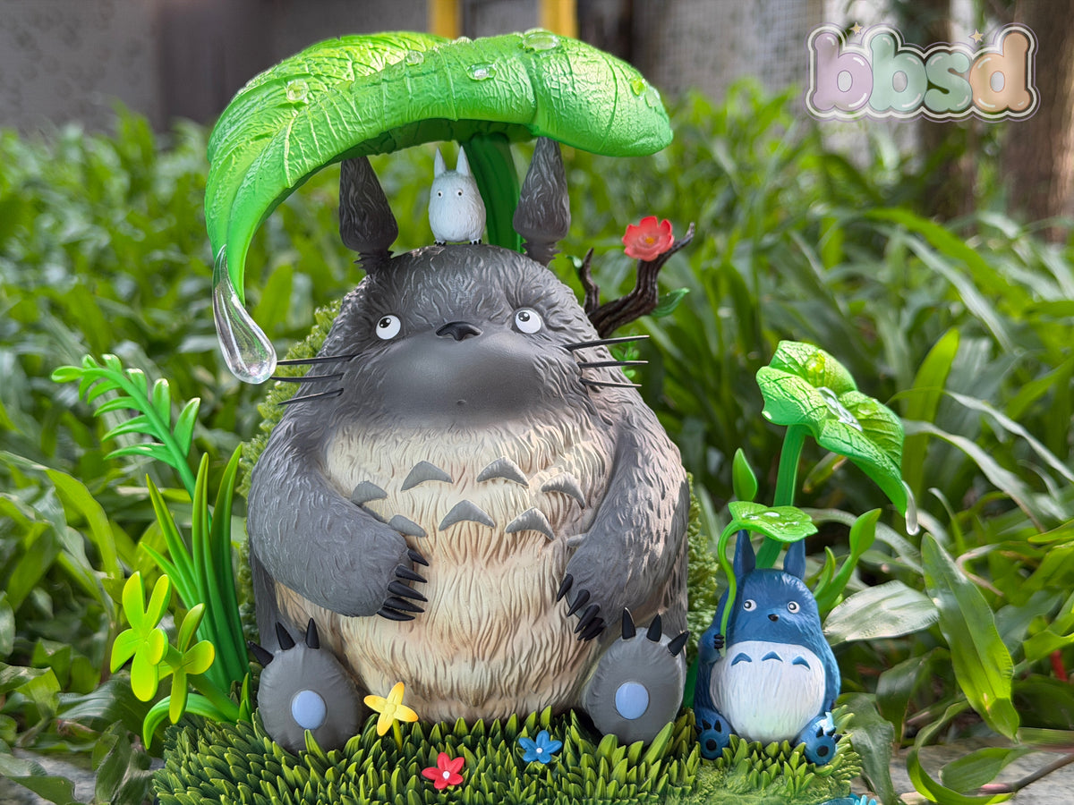BBSD Studio - Totoro Sheltering from the Rain [PRE-ORDER]