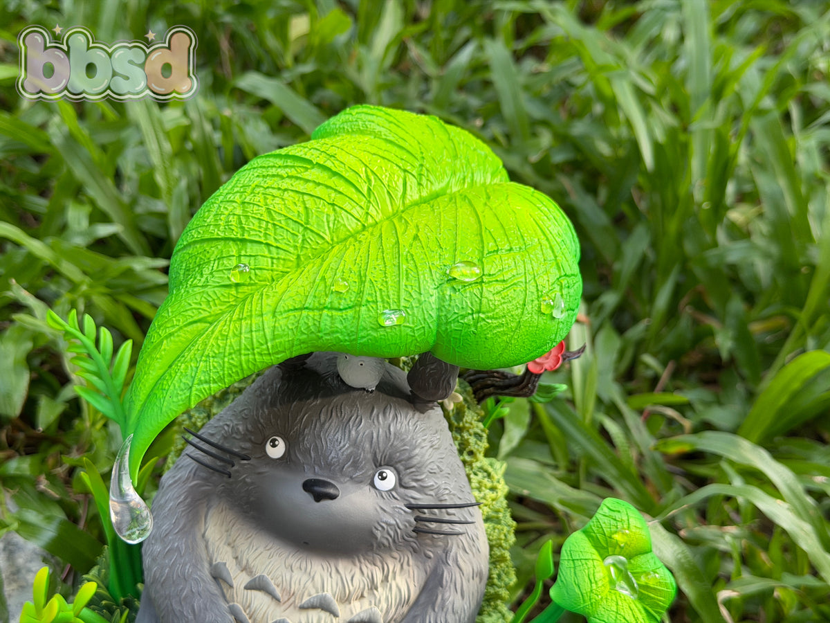 BBSD Studio - Totoro Sheltering from the Rain [PRE-ORDER]