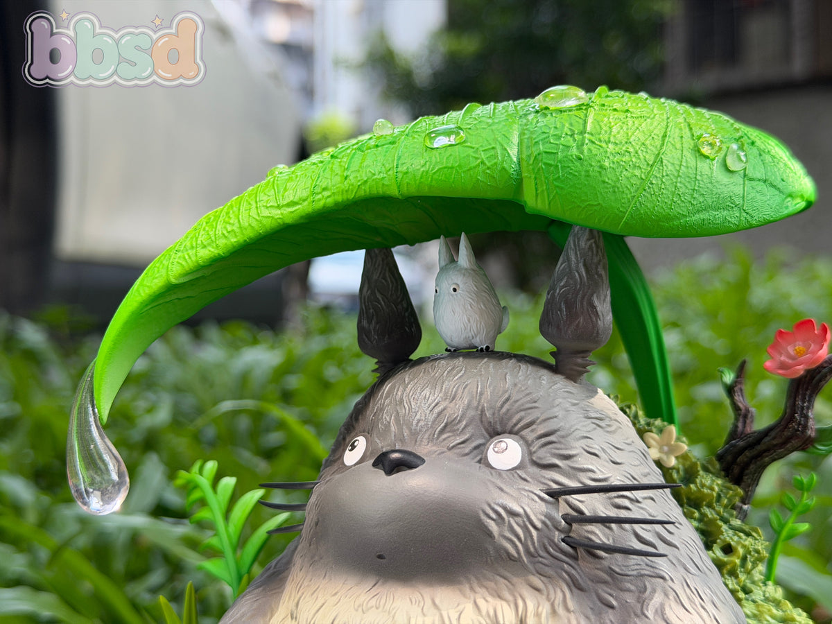 BBSD Studio - Totoro Sheltering from the Rain [PRE-ORDER]
