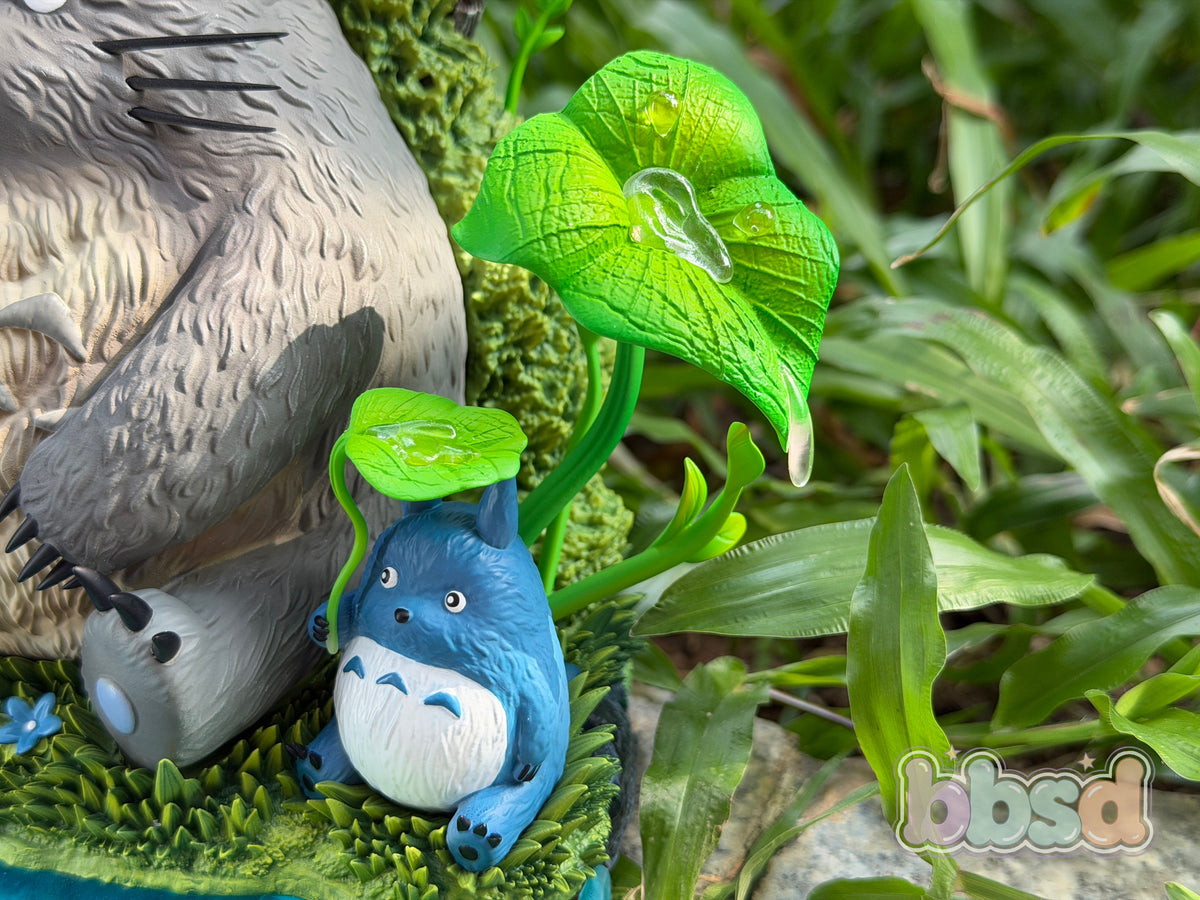BBSD Studio - Totoro Sheltering from the Rain [PRE-ORDER]