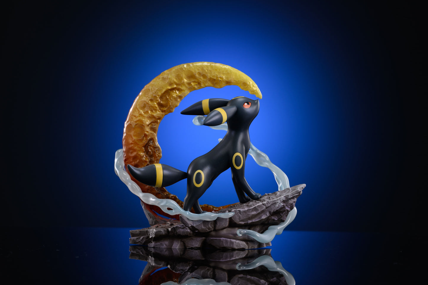 Digital Monster Studio - Umbreon [PRE-ORDER CLOSED]